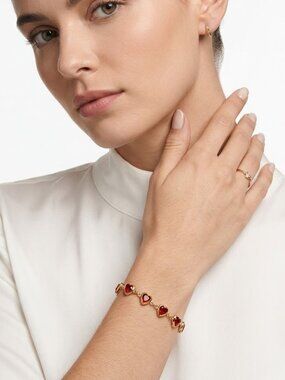Dainty Ruby Red Heart Charm Bracelet Gold Tone - Adjustable to 9” - NWT